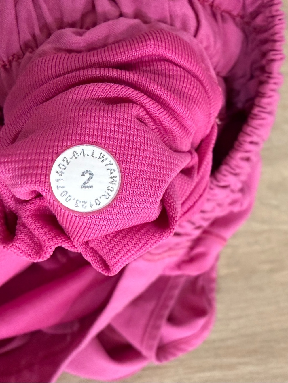 Lululemon Hotty Hot High-Rise 2.5" Lined Workout Running Shorts Bright Pink 2 - Picture 4 of 9